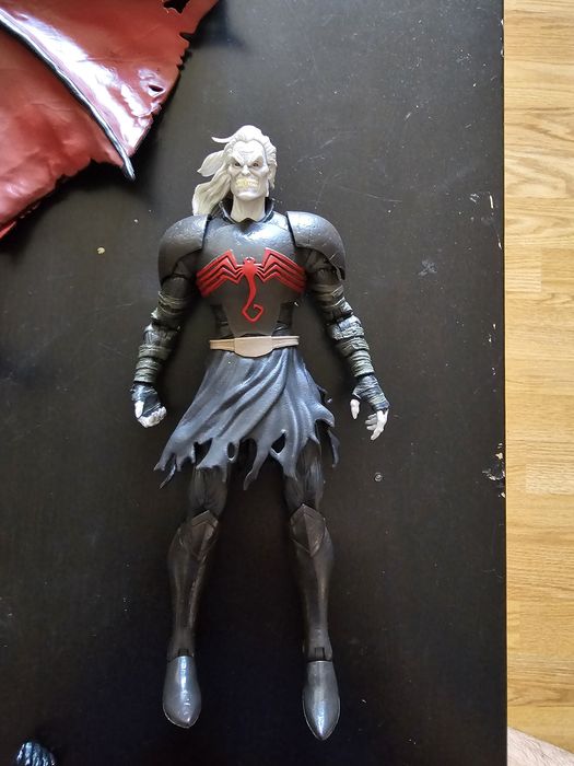 Figurine Marvel Venom VS Dracula