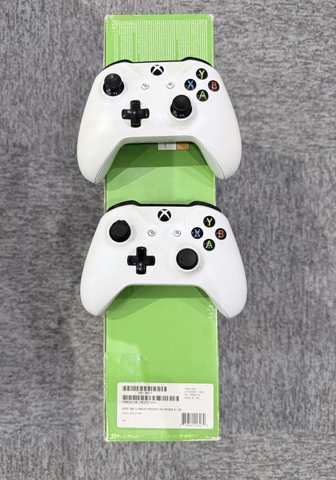 Xbox one S - 500 gb + 2 gamepad