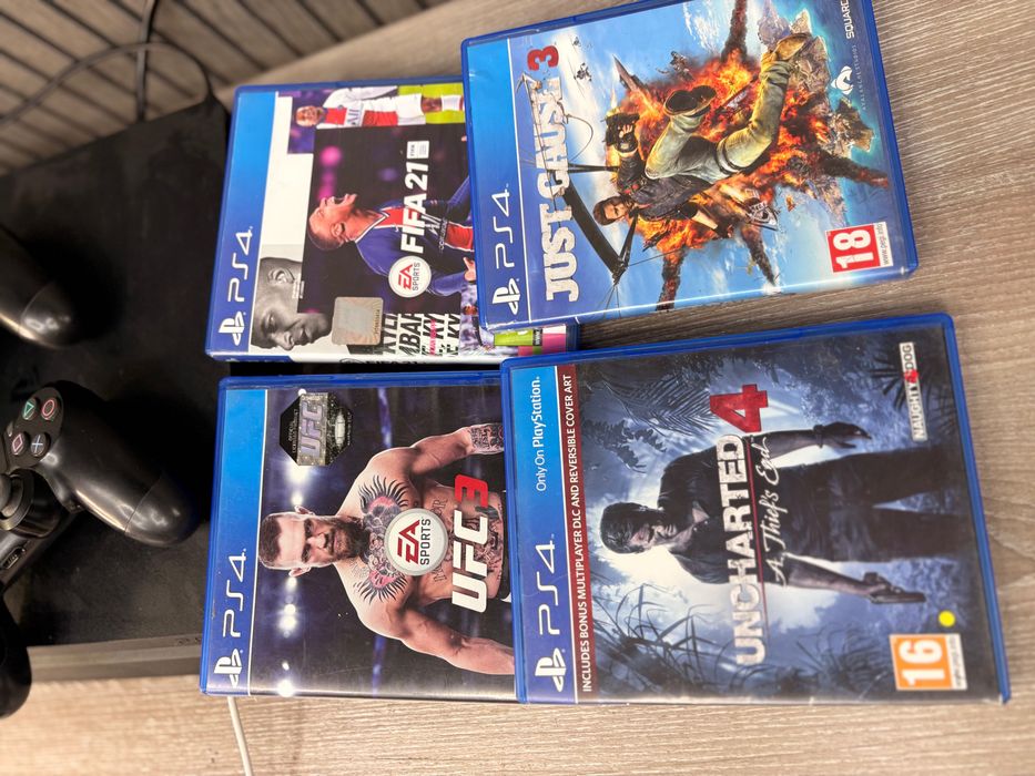 PS 4 Slim 1 TB 2 Controllers 10 games