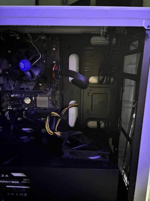 Vand pc fara placa video ,  si ssd