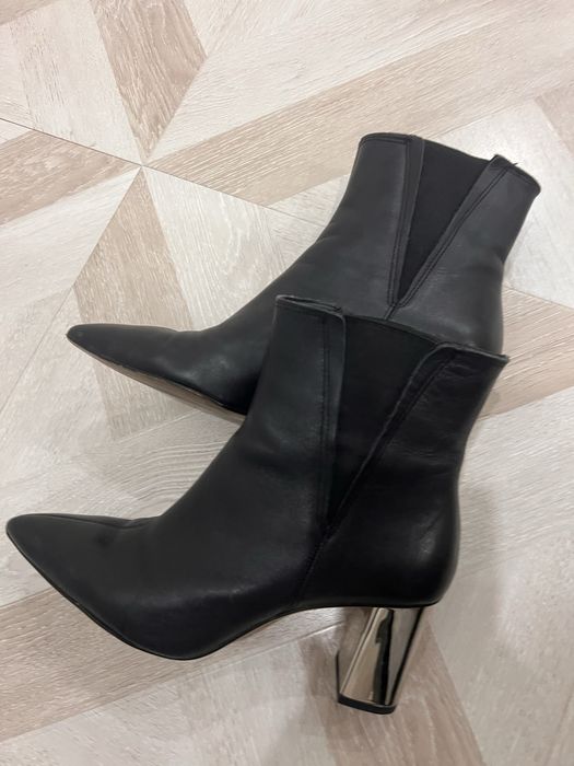 Продам полусапожки. Zara