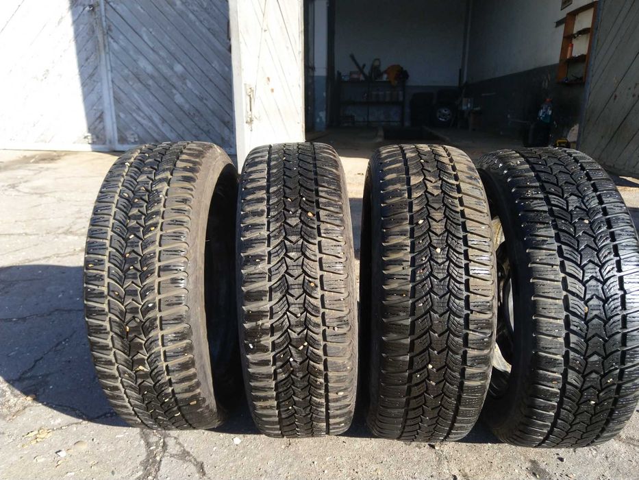 Jante echipate cu anvelope de iarna Debica 205x55 R16
