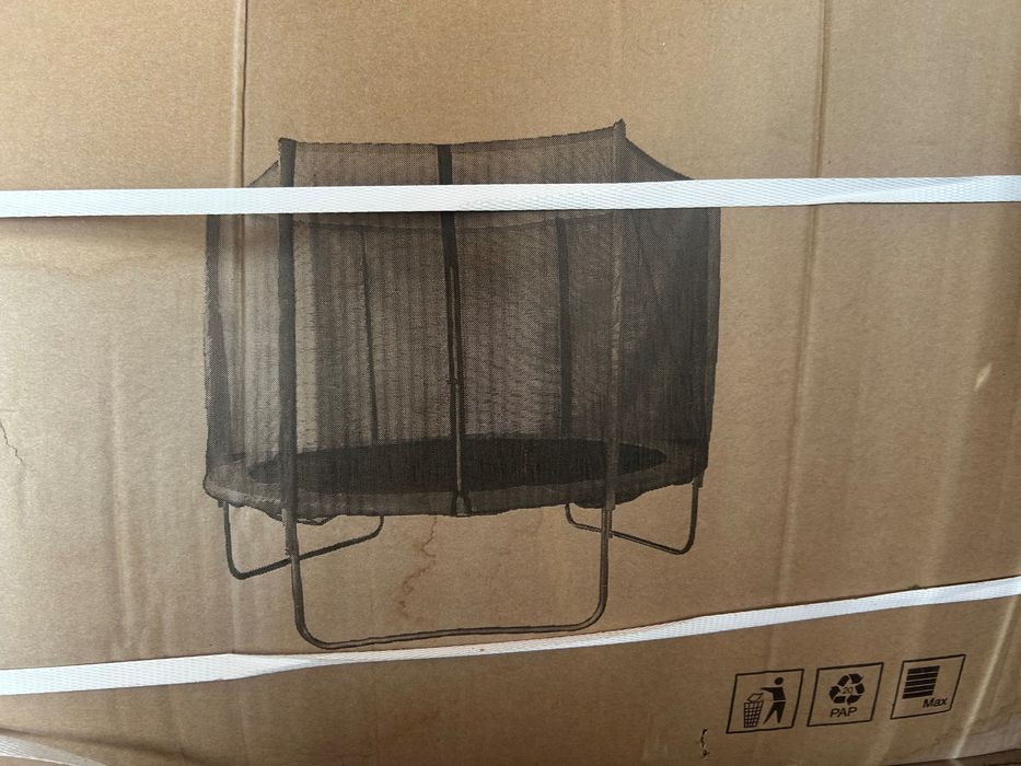 Детски батут в отлично състояние / подарък голям надуваем басейн