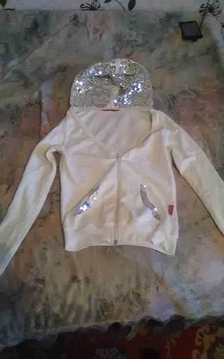 Якета и суитчъри и дънкови поли и якета