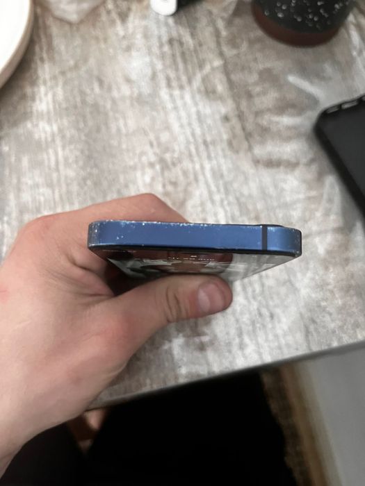 Продам Iphone 12 mini