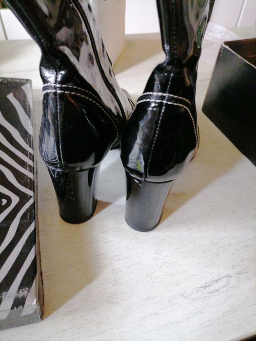 Vand botine casual, piele lacuita, 36,iarna/primăvară