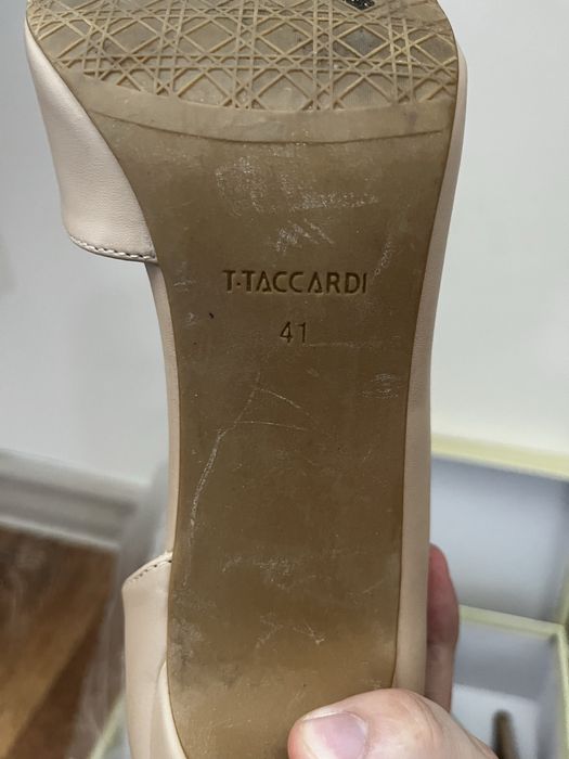 Продам женские туфли