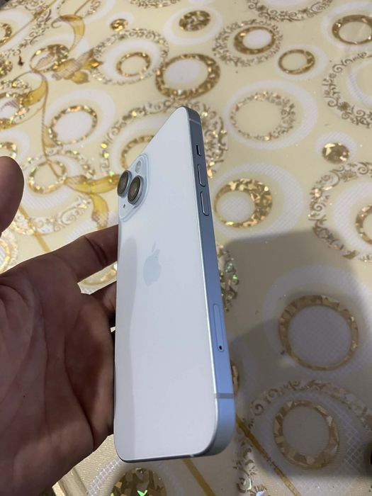 Vand sau schimb iphone 15 128 GB