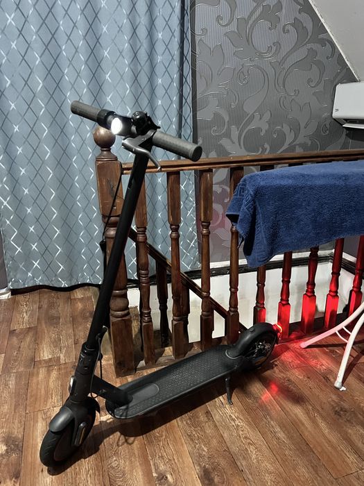 Продам электросамокат