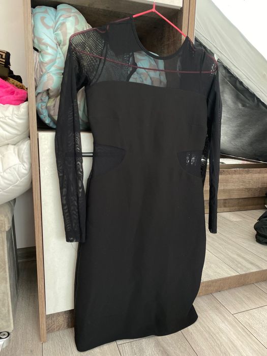 Черна дамска рокля с деколте на гърба р-р XS