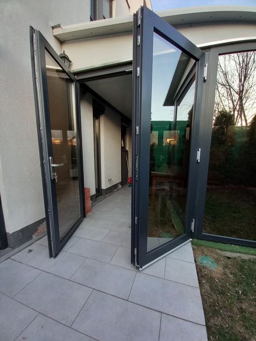 De vanzare terasa / anexa