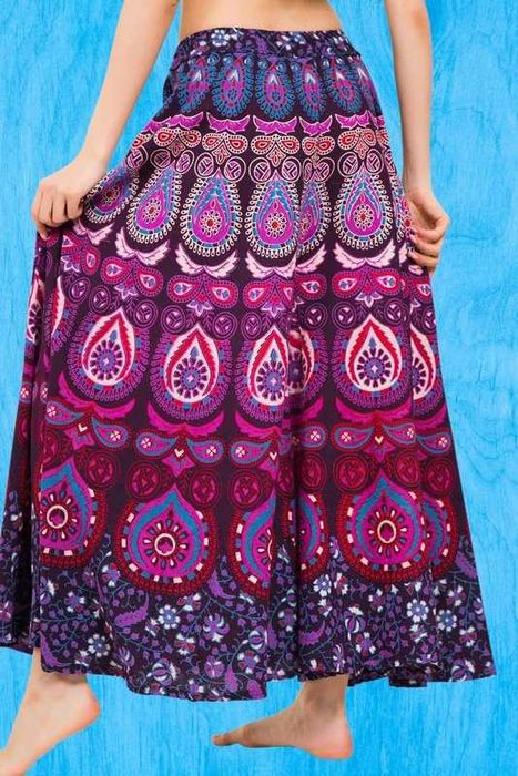 Fusta pantalon mov cu print coada de paun