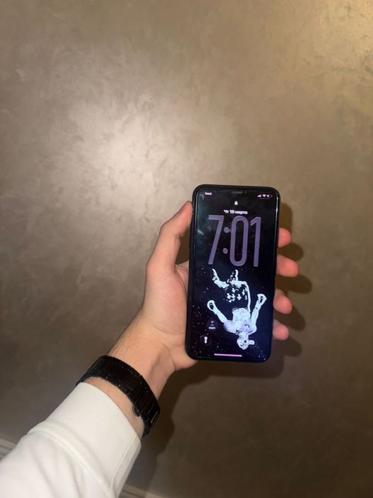 Продам 11 про макс 256гб