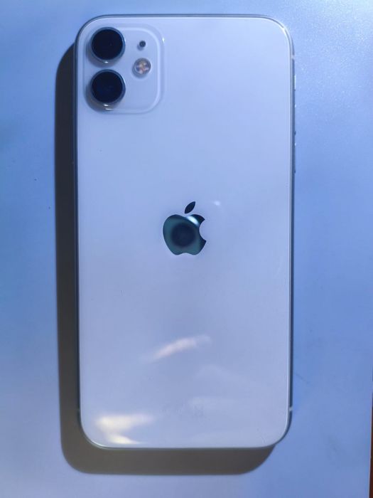 IPhone 11 (64 GB)Белый,без ремонта.Срочно!