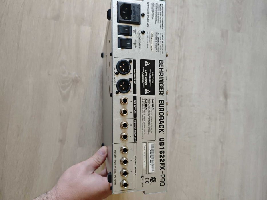 Mixere Alto Lynx Mix124UM si Behringer 1622FX