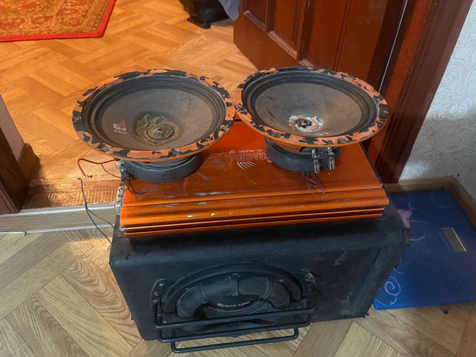 Продам сабвуфер с усилителем