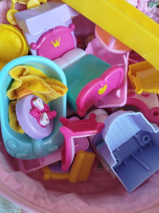 Замък със забавни мелодии и фигурки