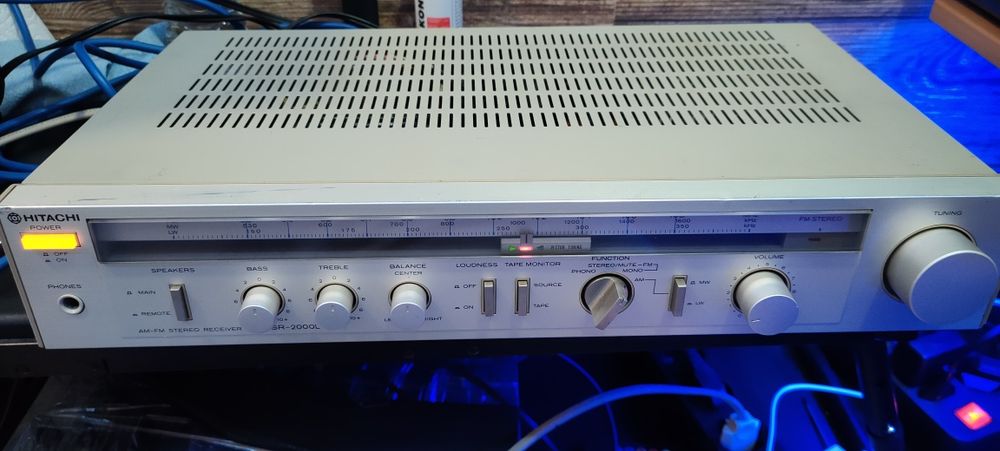 Усилвател Hitachi SR-2000L