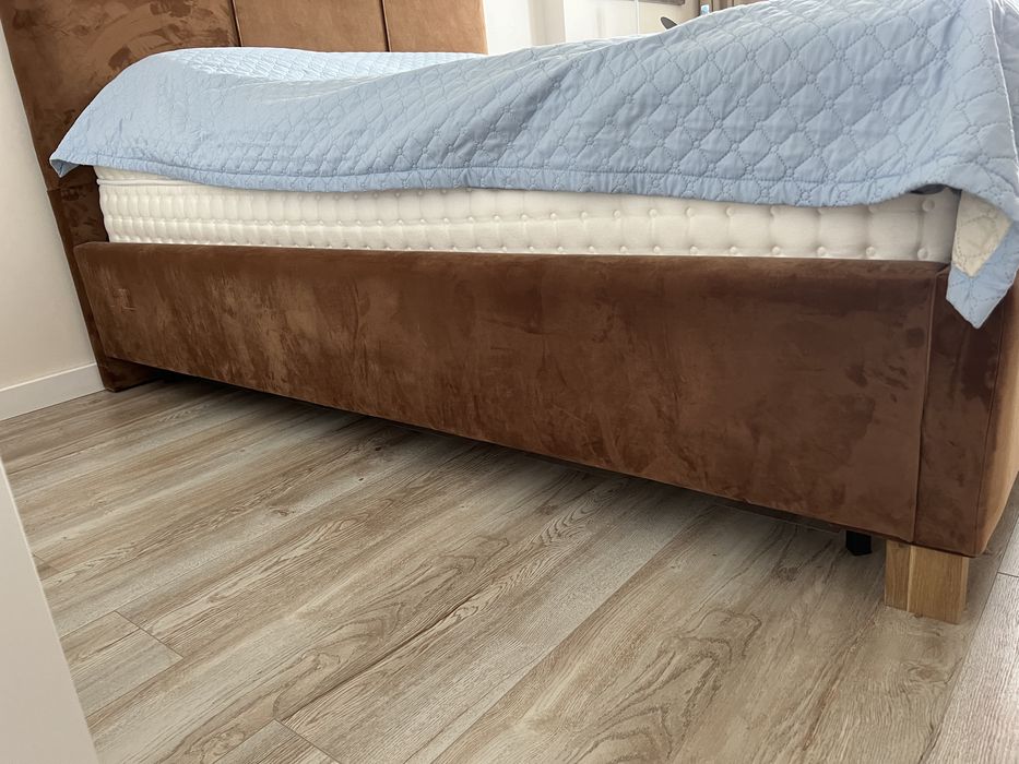 Продам кровать без матраса