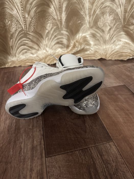 Новые кроссовки