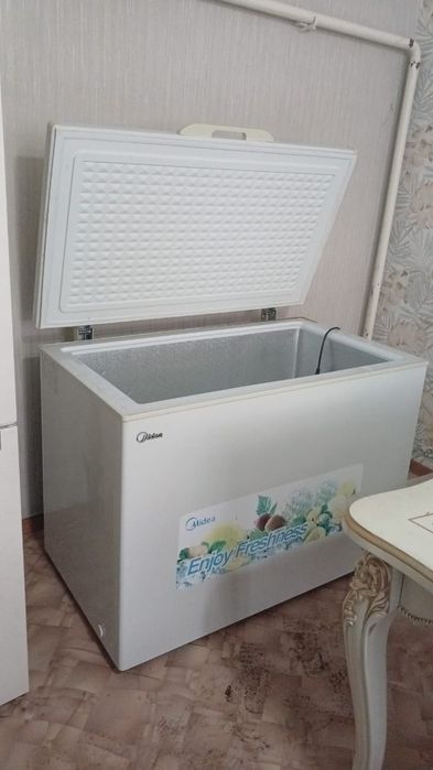 Продам морозильную камеру