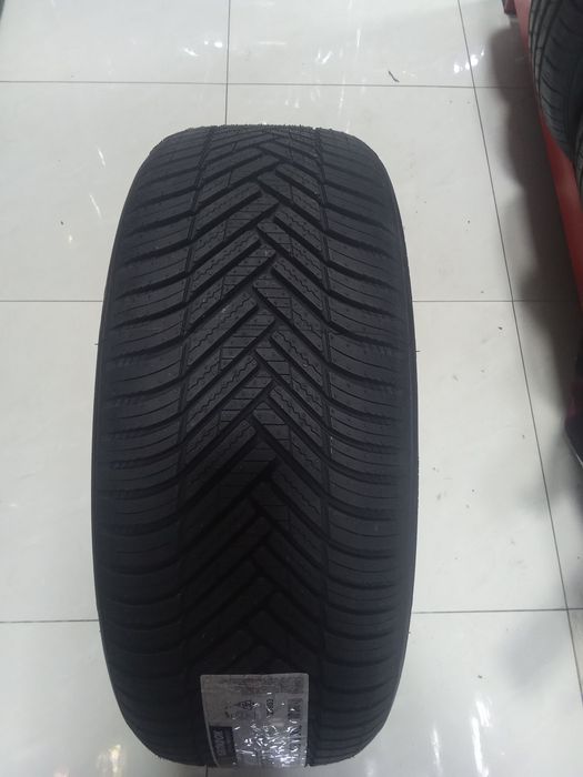 Shina Balon Hankook Kinergy 4S2 235/50R19