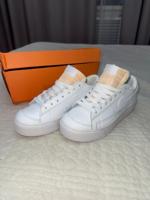 Обувь женская ( кросовки новые) , остальные б/у