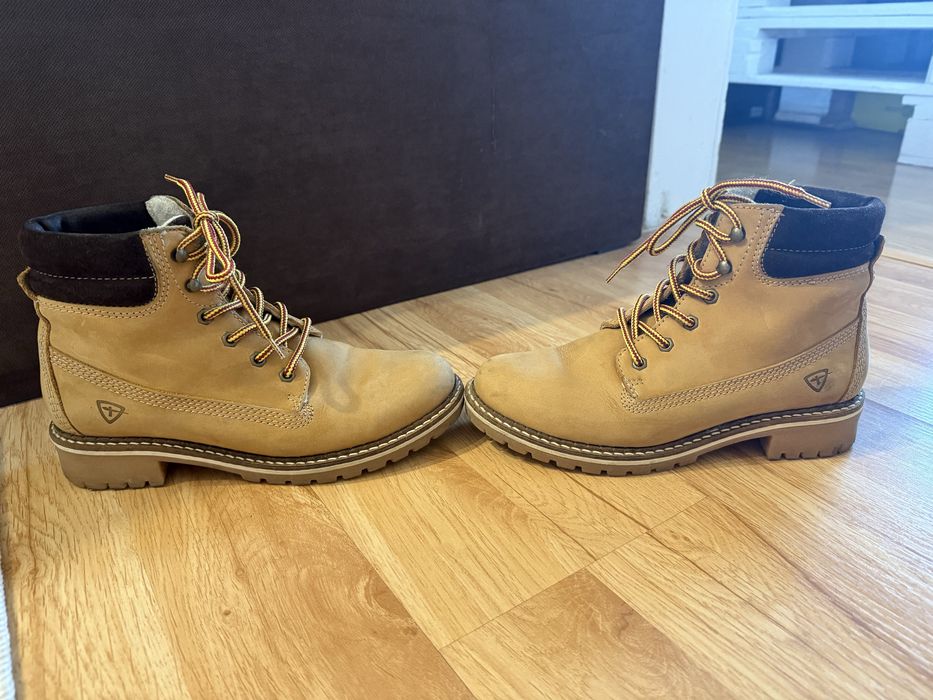 Tamaris дамски боти от набук