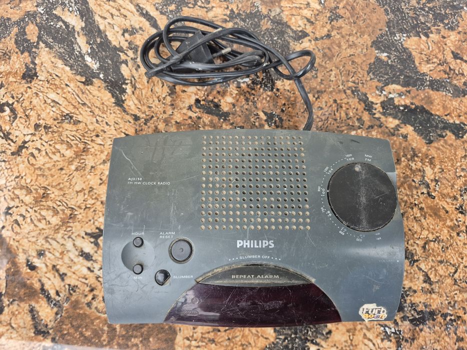 Radio receptor de masă Philips model AJ-3150 cu ceas digital și alarmă