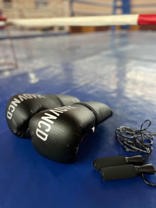 Перчатки для бокса