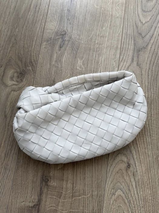 Bottega Veneta Mini Jodie bag в бяло