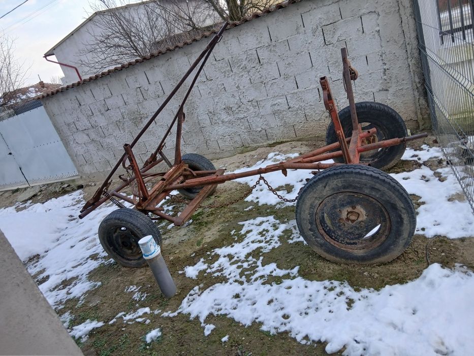Vind căruță bună de cai sau pusa după tractoras  roti pe 14 și  16