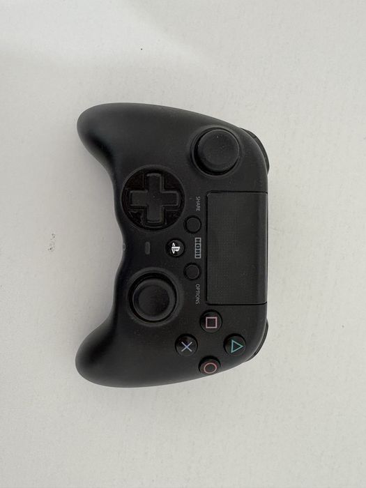 Игровой геймпад от HORI для ps4 и pc