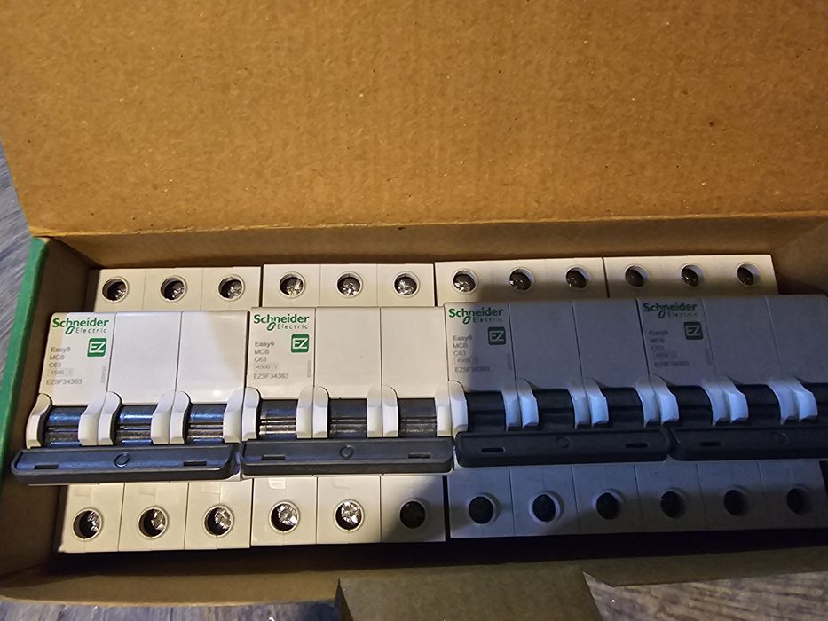 Продам автомат шнайдер 63а