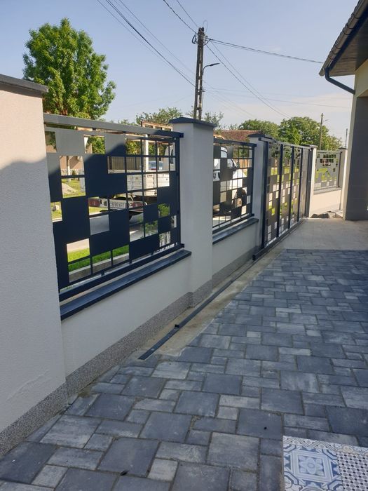 Porti si garduri metalice