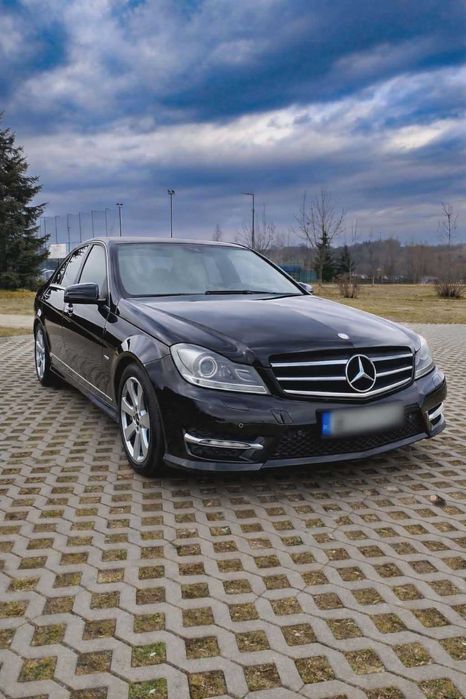 Mercedes C250 4Matic (4x4) Biturbo 204 CP pachet AMG