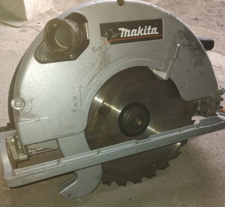 Circular Makita 5103R