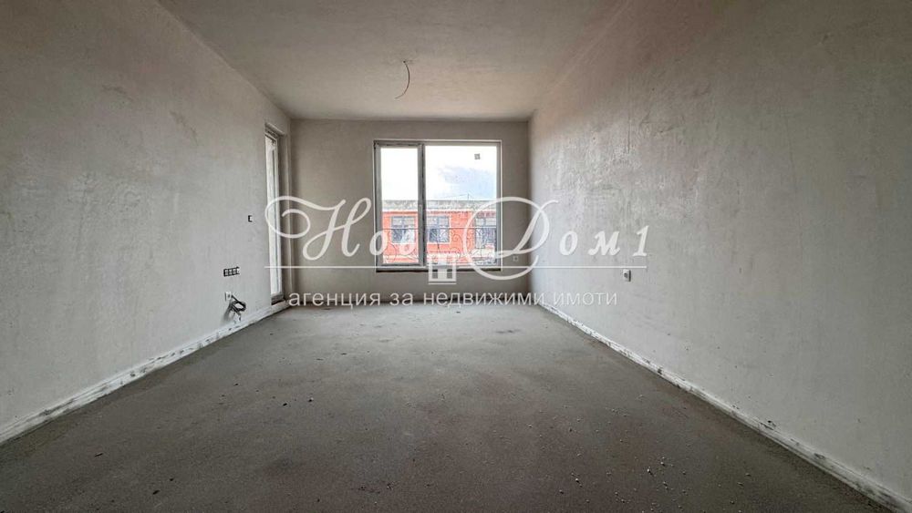 Продава се Тристаен апартамент в Пловдив, Остромила - 292 кв.м за 486 €/кв.м - Снимка #1