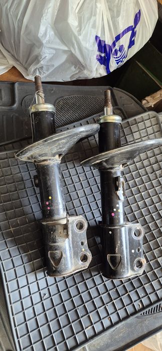 Амортизатор на камри 20