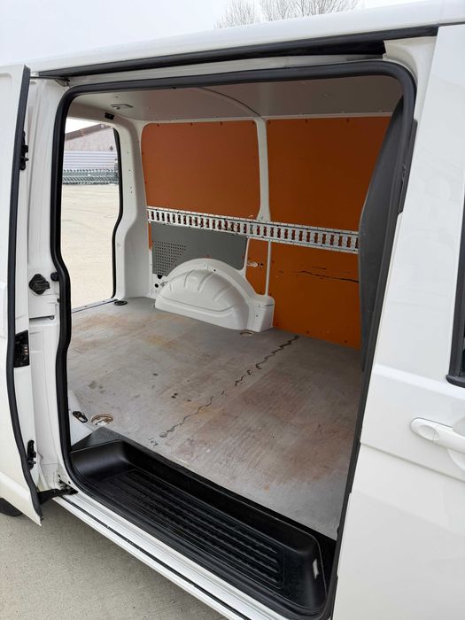 Volkswagen Transporter 5 2.0 TDI 102 CP 2012