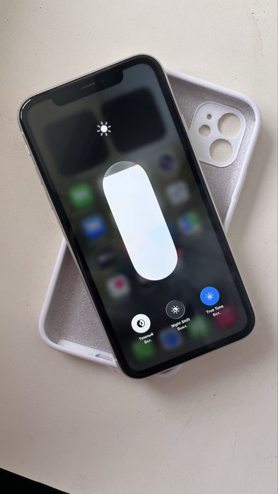 Айфон 11 Идеал.