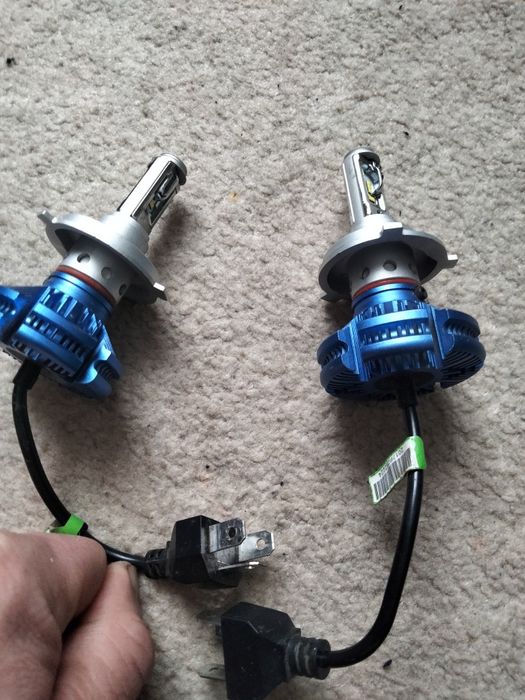 Лампочки H4 автомобильные