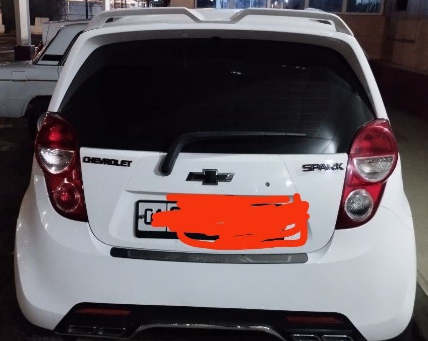 Спарк  2019  белый