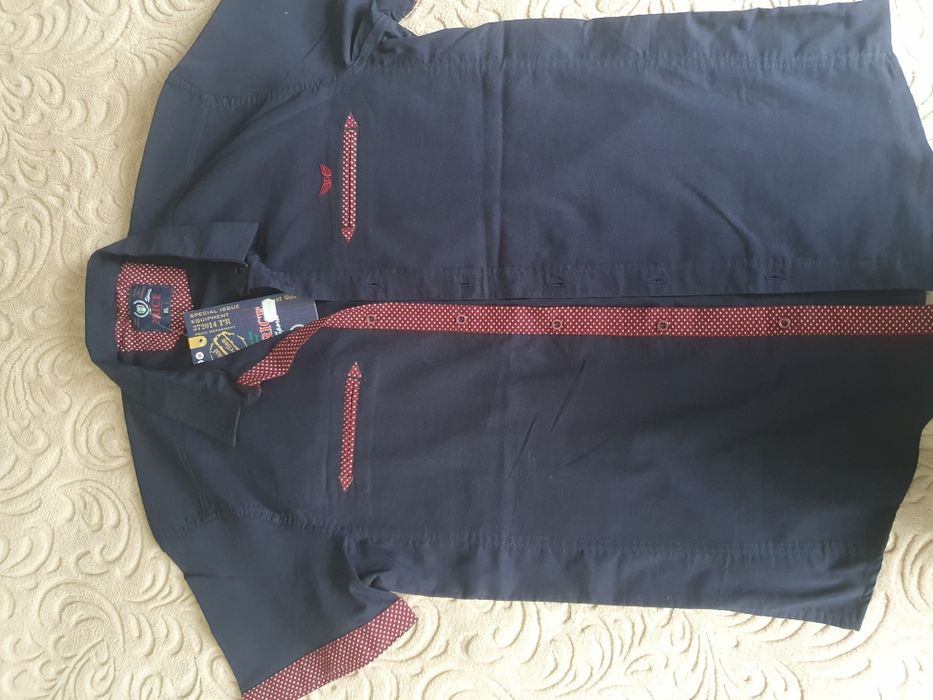 Мъжка риза М размер