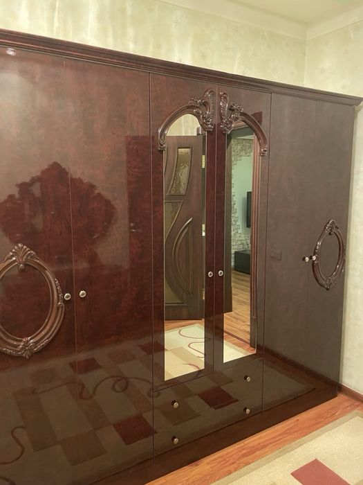 Роскошный спальный гарнитур в классическом стиле