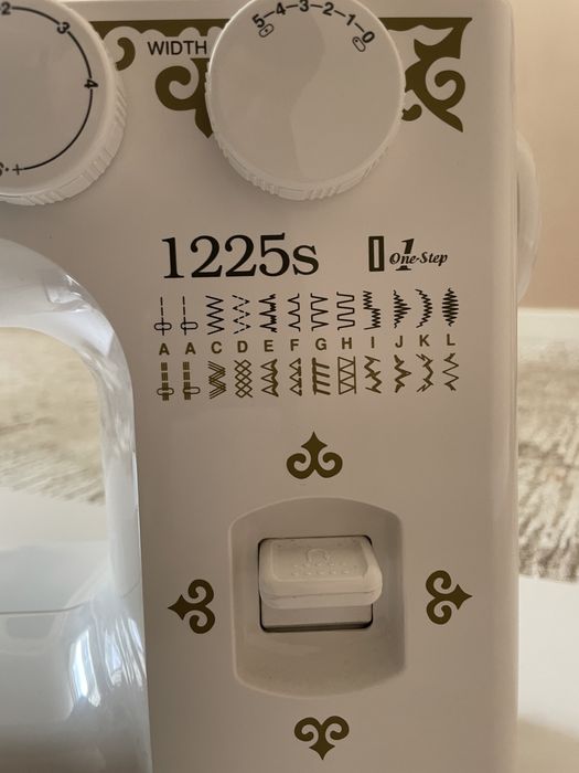 Швейная машина Janome