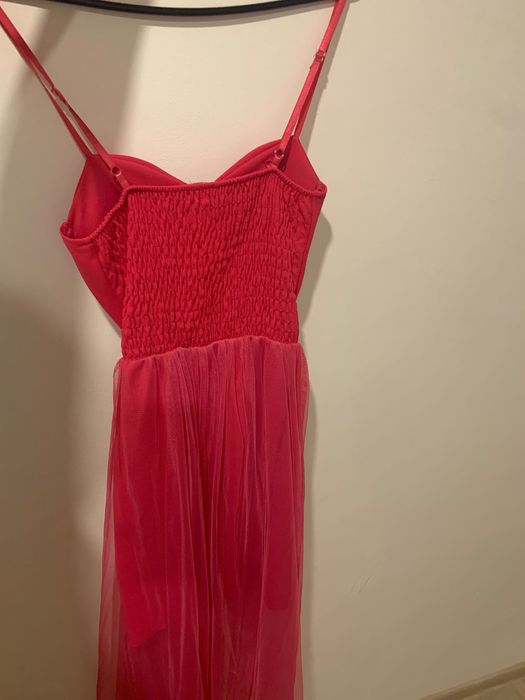 Розова рокля  с тюл и тънки презрамки