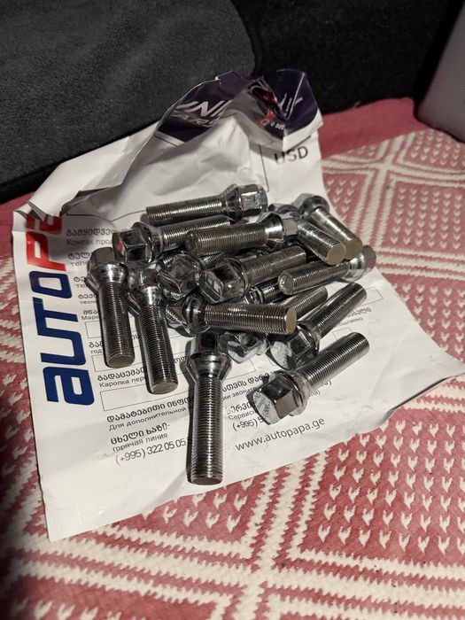 Проставки на BMW G30 с болтами