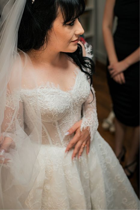 Vând rochie de mireasă elegantă, într-o stare impecabilă.