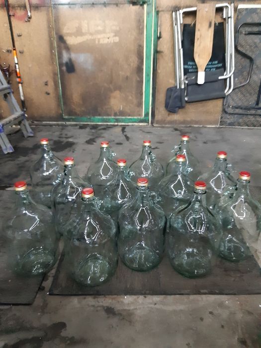 Бутыль емкостью 5 литров